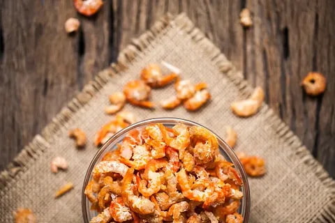 میگو خشک پفکی با بافت سبک و طعم متفاوت